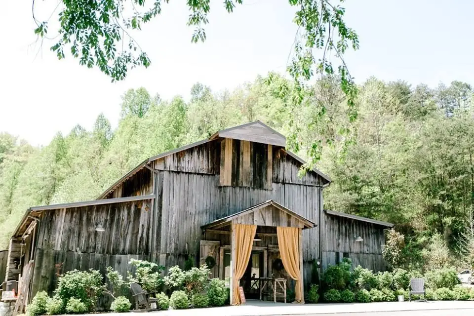 Barn exterior photo